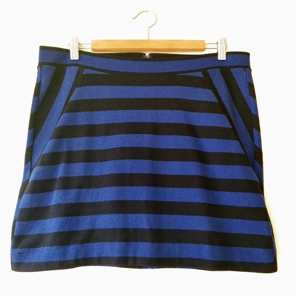 Gap NWT Stripe Chevron Stretchy Knit Mini Skirt